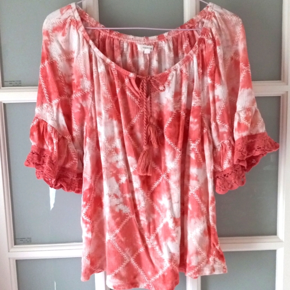 💐 Maurices Salmon & White Bohemian Tie-dye Embroidered Tassel Top - Medium 💐